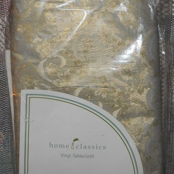 Classics Vinyl Gold Oblong Fabric Back Tablecloth - Picture 3 of 4